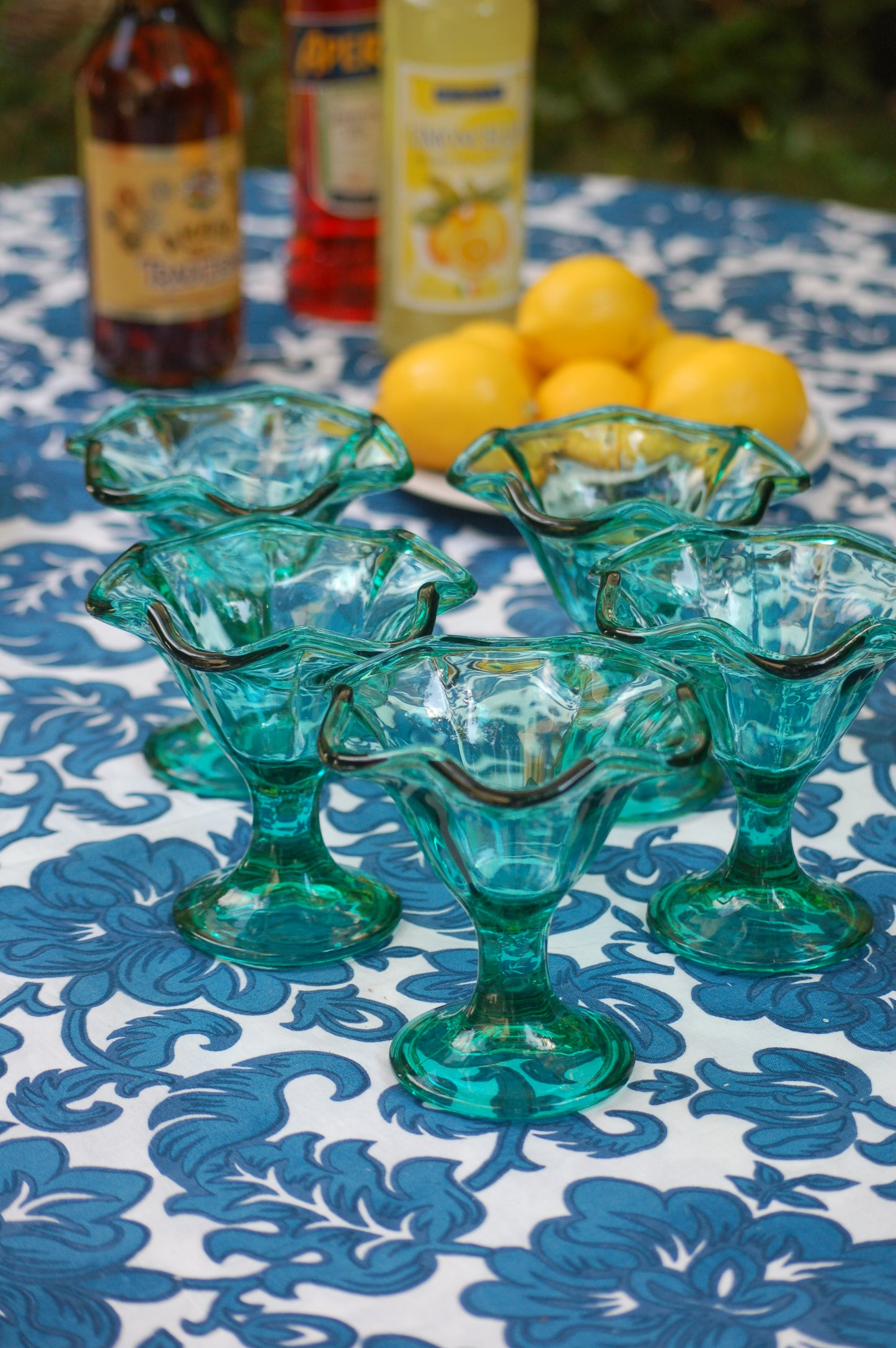 Italian vintage gelato coupes in emerald green colored glass by Italian Summers