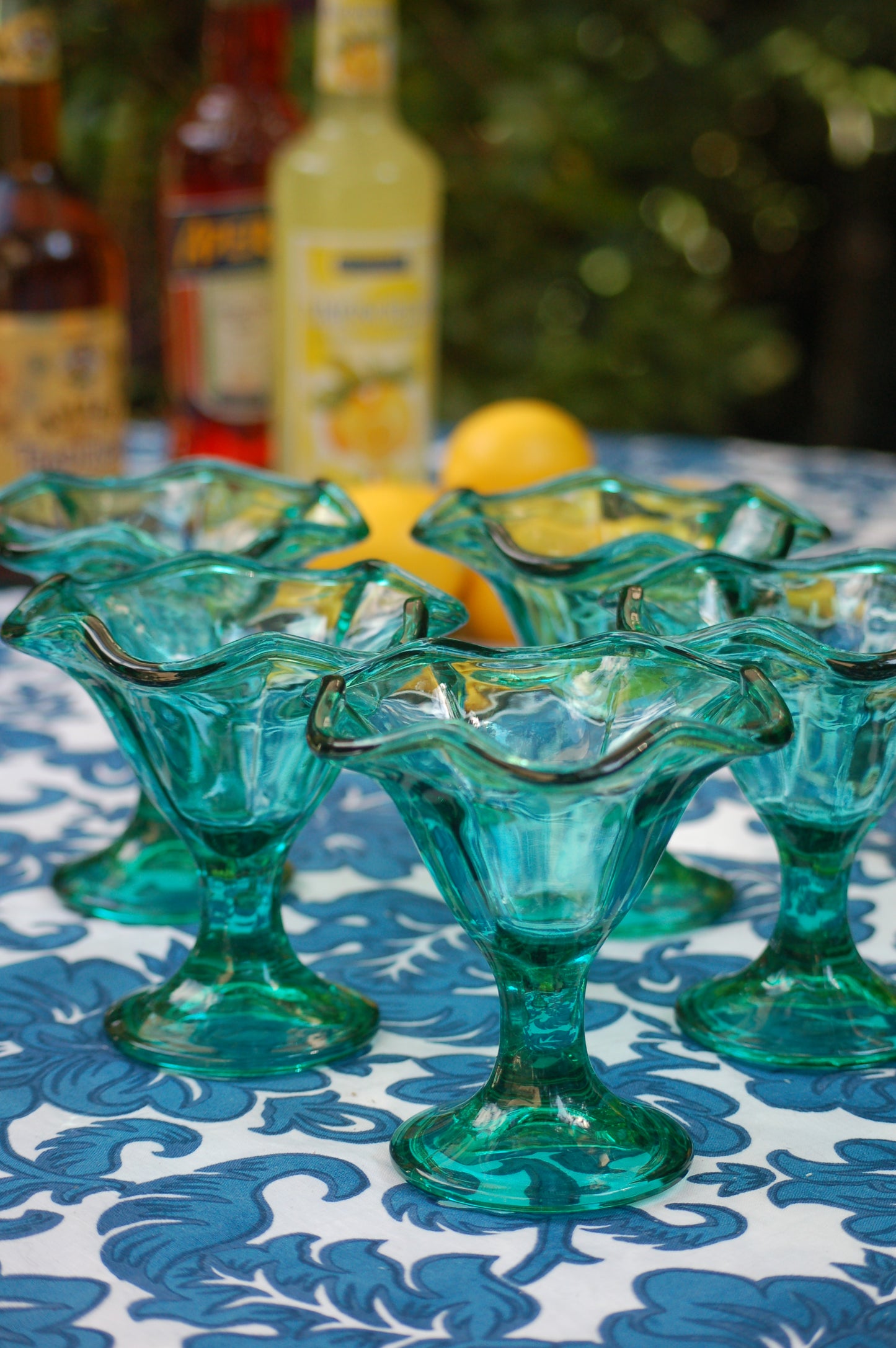 Italian vintage gelato coupes in emerald green colored glass by Italian Summers