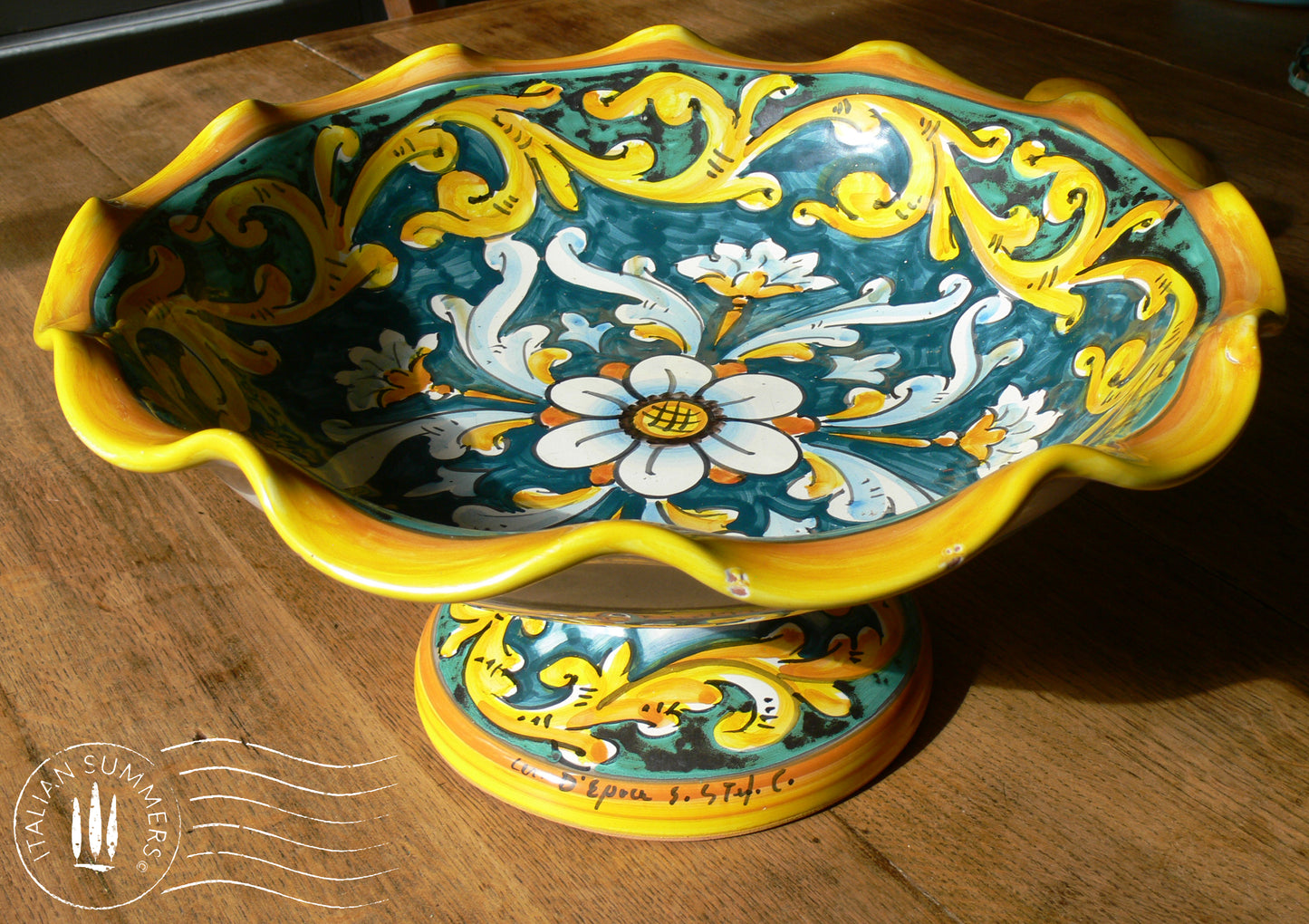 1970-80s Vintage Sicilian Maiolica fruit stand from Caltagirone.