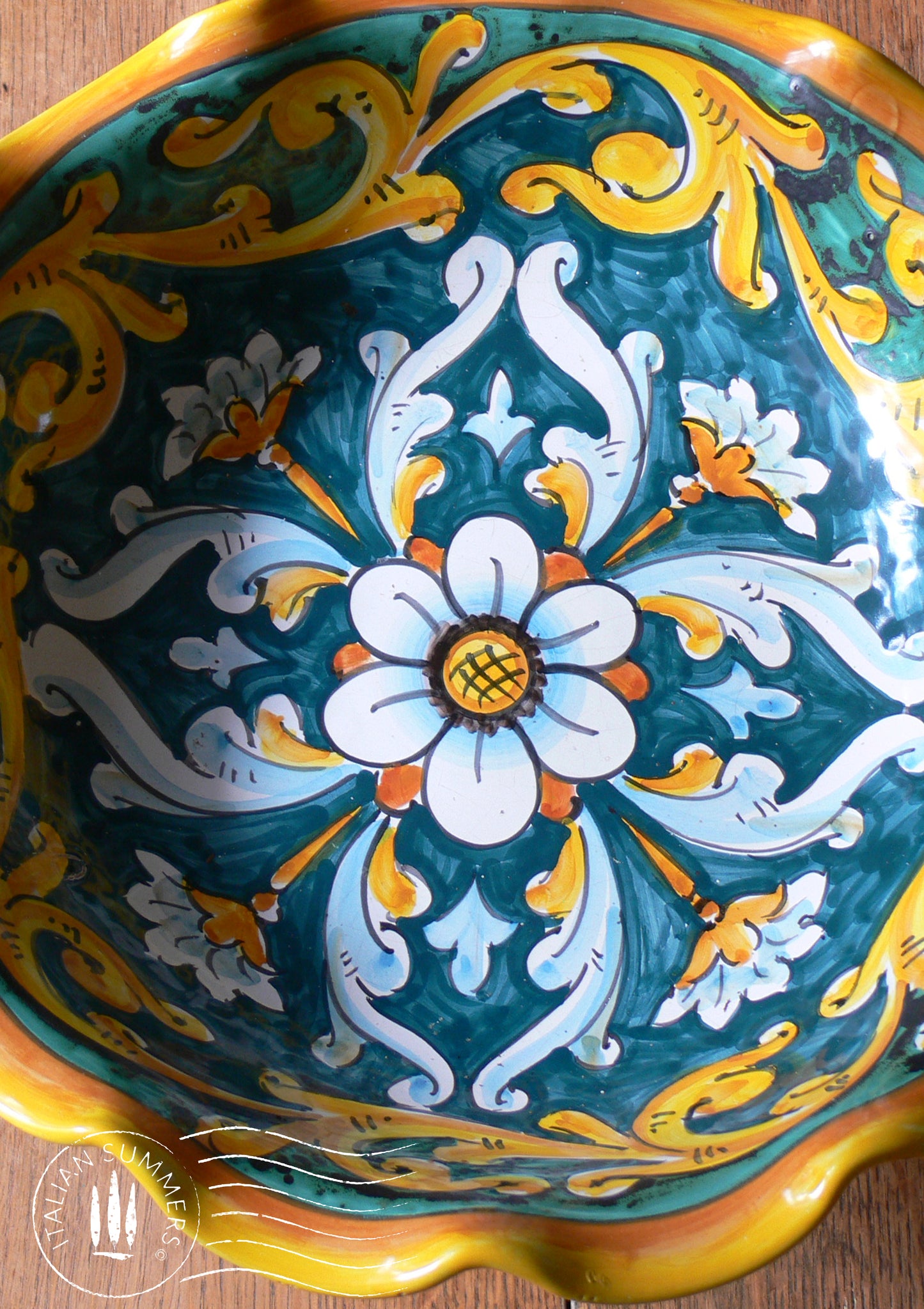 1970-80s Vintage Sicilian Maiolica fruit stand from Caltagirone.
