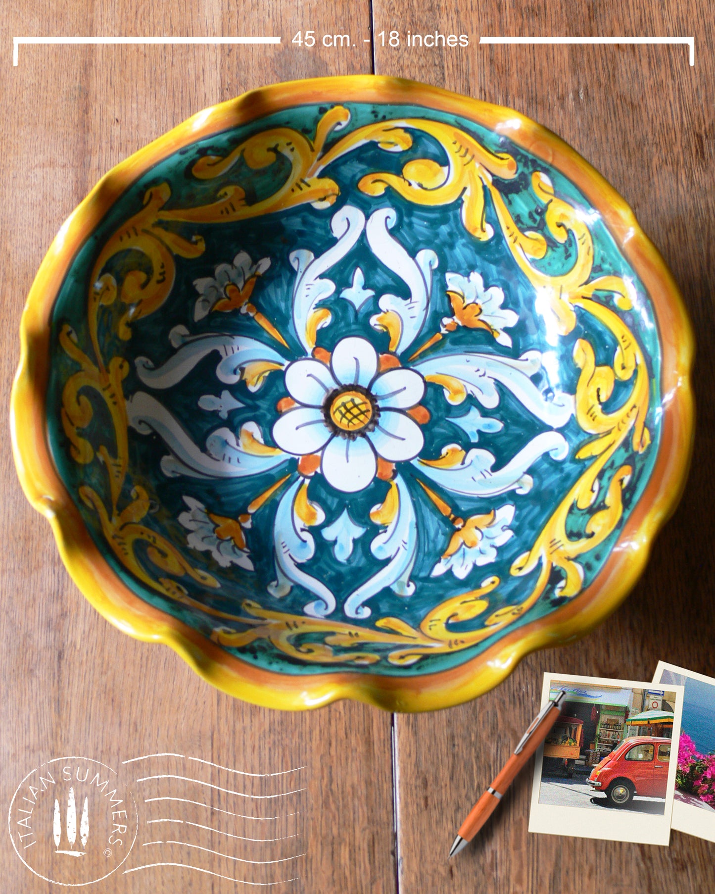 1970-80s Vintage Sicilian Maiolica fruit stand from Caltagirone.