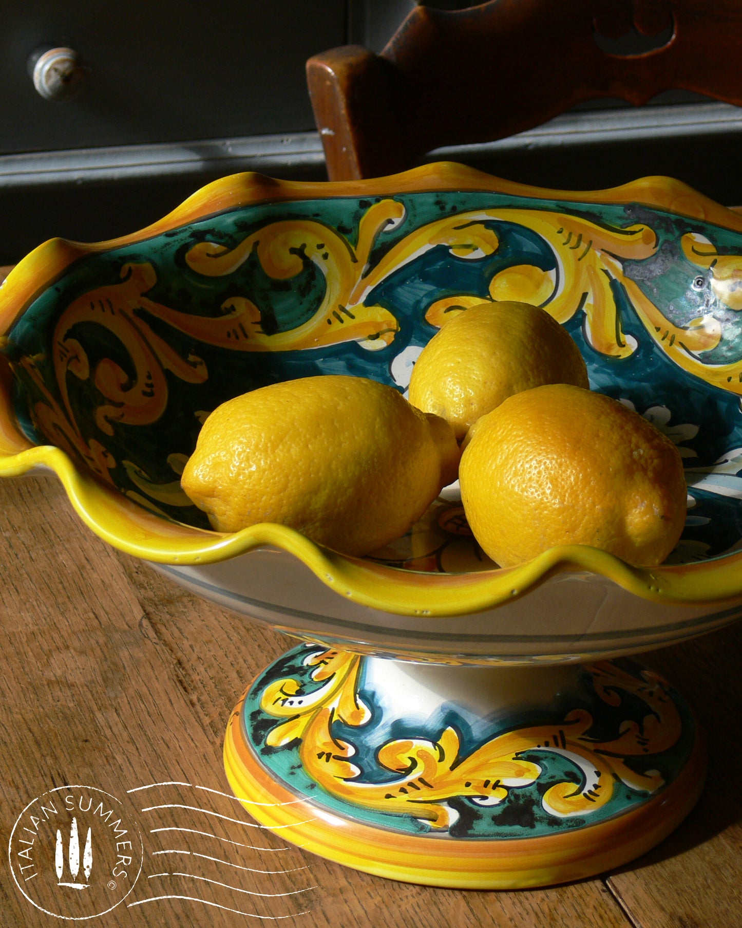 1970-80s Vintage Sicilian Maiolica fruit stand from Caltagirone.