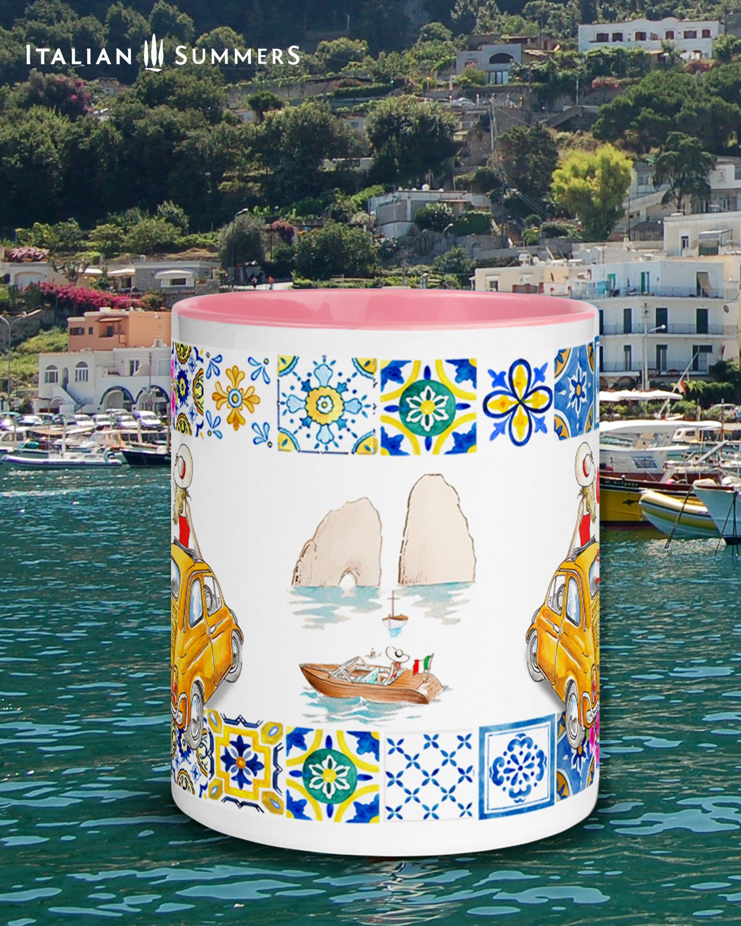 Capri inspired coffee mug with sketches of a yellow Cinquecento, the Faraglioni, a Riva and colorfu colorfull beach umbrellas. The rim is of the mug is decorated with Italian tiles and lemons. There is a lady in the Cinquecento who stand out of the sunroof. She has a hat and looks at the Faraglioni. Near the Yellow Cinquecento the is the writing Capri la Dolce Vita. The coffee mug is available with a colored inside and handle in the colors blue, yellow and pink. Made by Italian Summers.