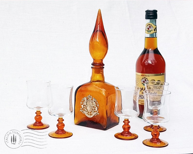 Vintage 1960-70s Empoli amber glass decanter and four baroque glasses set, genie bottle.
