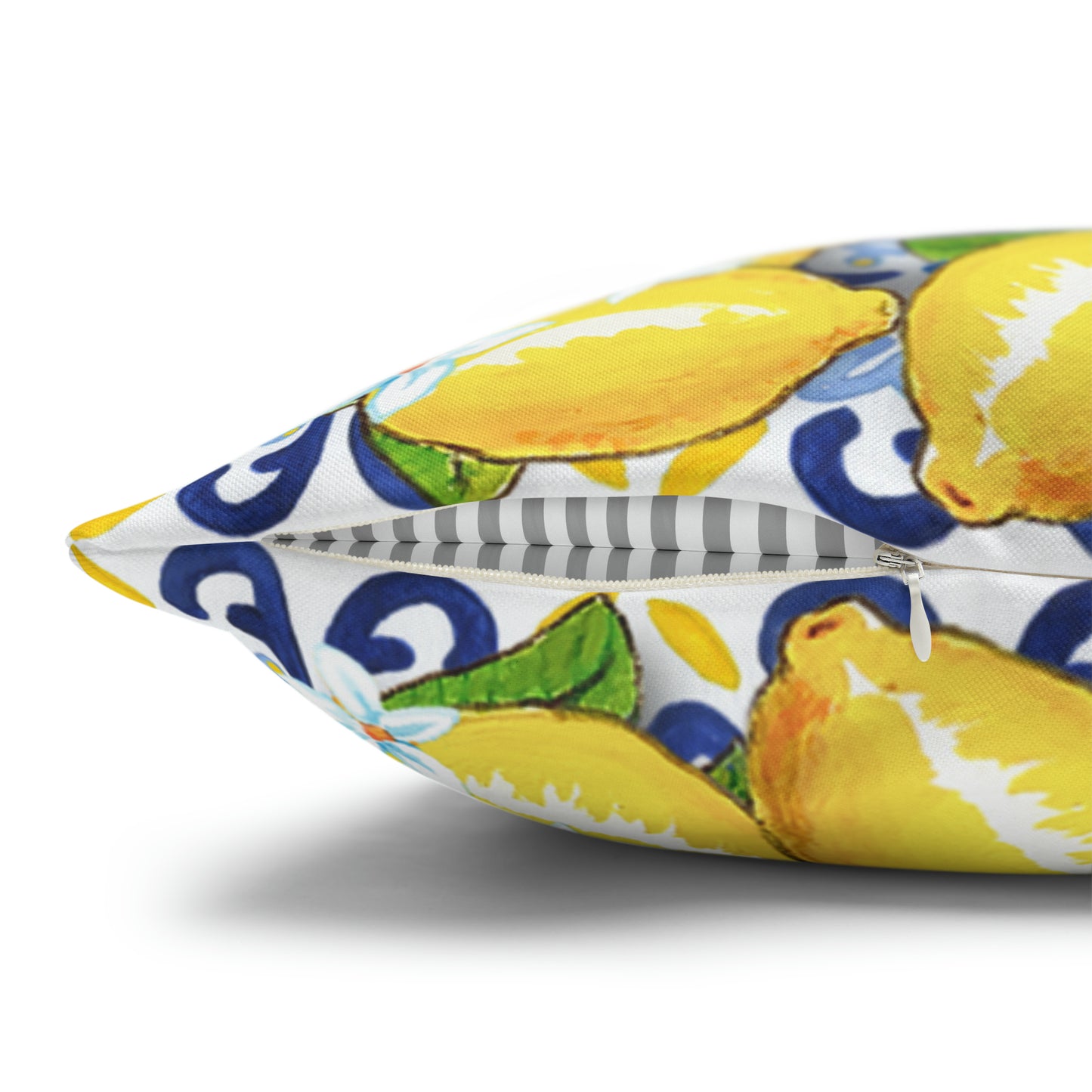Pillow "I don't need therapy, I just need to go to Italy"! On this pillow the quote is decorated with  a border of Amalfi lemons, which is traditionally associated with sunshine, good luck and good health.