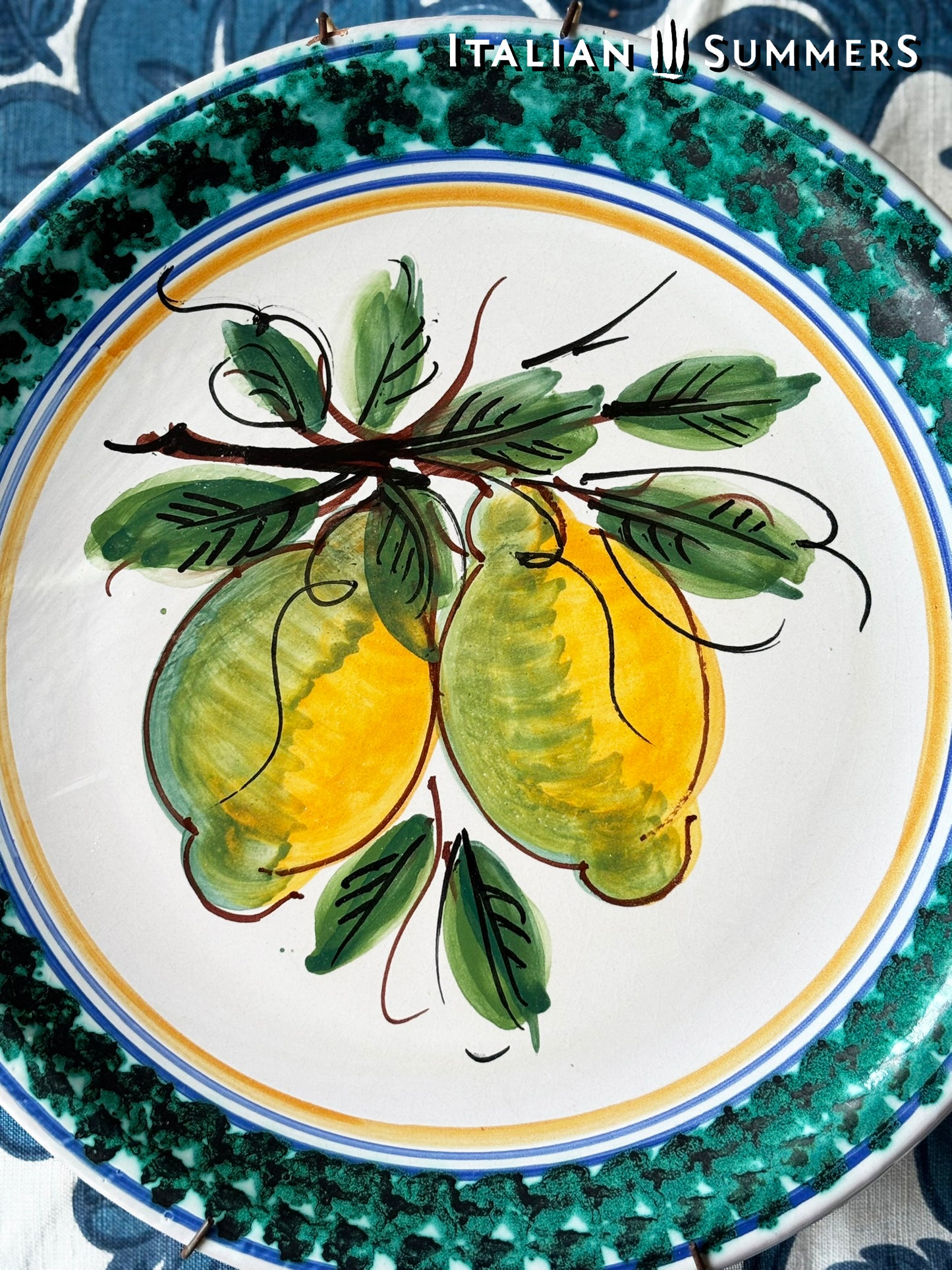 Set of Two vintage Sicilian Caltagirone platters, Maiolica ceramic, handpainted decorative