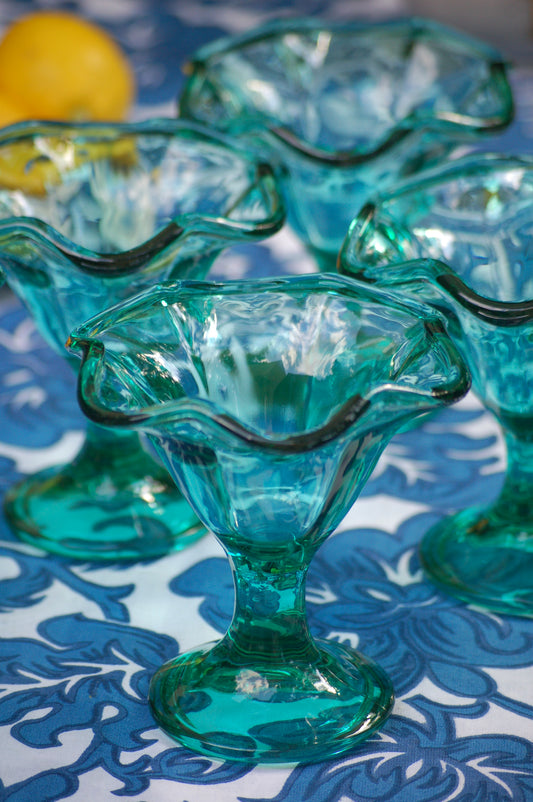 Italian vintage gelato coupes in emerald green colored glass  by Italian Summer