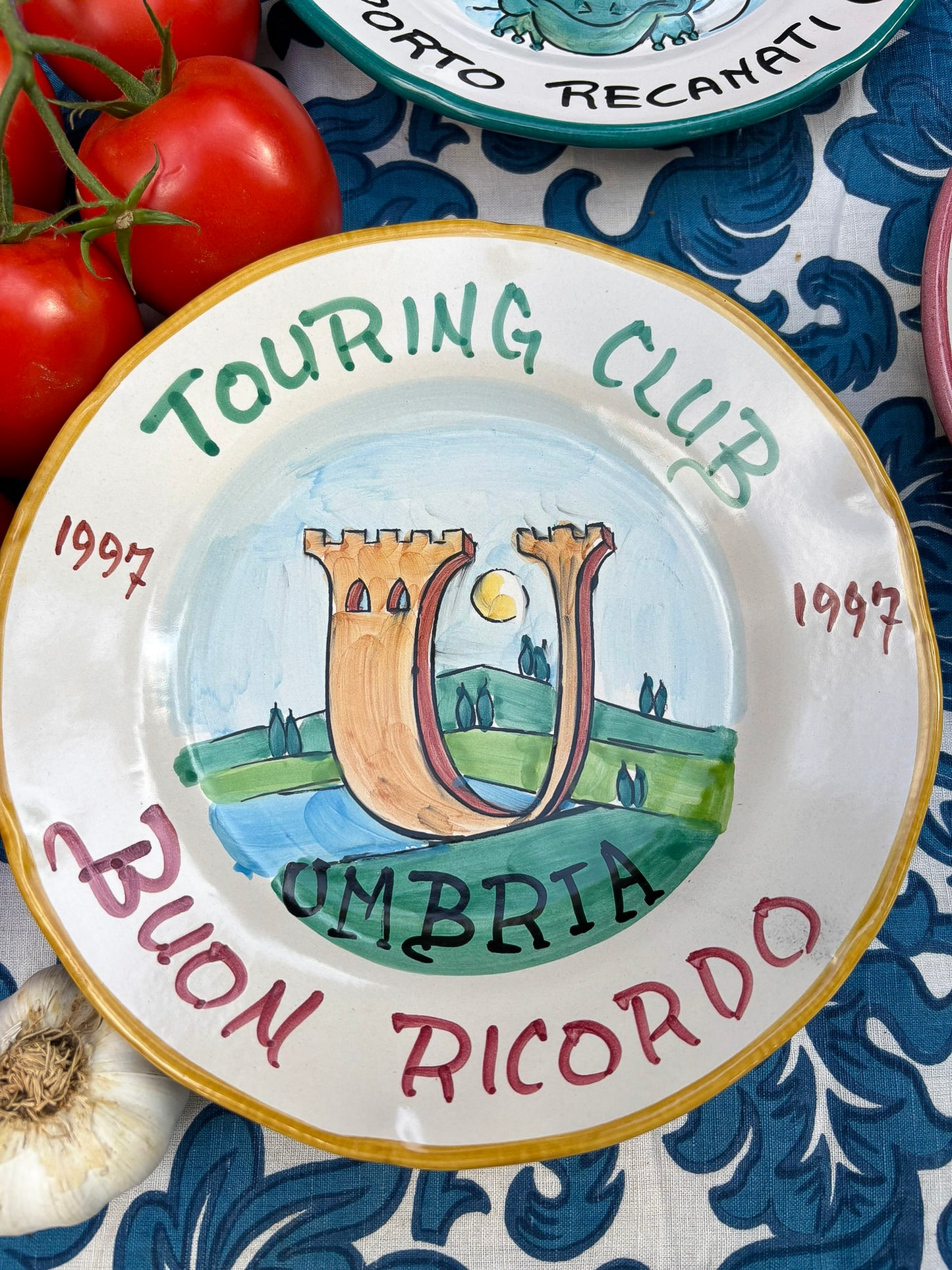Vintage Buon Ricordo plate from Touring Club Buon Ricordo Umbria - Hand-painted Italian ceramic commemorative plate